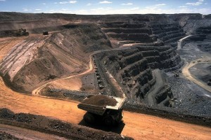 A typical strip mining in which the top of a mountain is carved off and geoforming to get at the coal begins, leaving a surreal landscape where once there were peaceful forrests and pristine springs and creeks.   Credit: www.energytrendsinsider.com